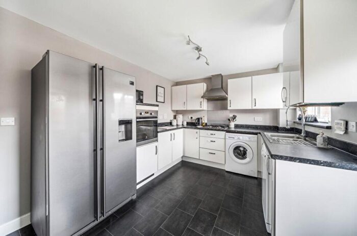 3 Bedroom Semi-Detached House For Sale In Walford Grove, Kempston, Bedford, MK42