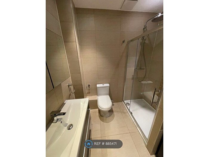 1 Bedroom Flat To Rent In Woolwich House, London, N14