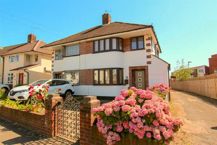 3 Bedroom Semi-Detached House To Rent In Canfield Drive, Ruislip, HA4