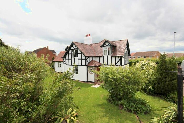 3 Bedroom Cottage To Rent In Swindon Road, Royal Wootton Bassett, SN4