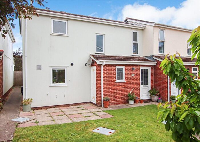 3 Bedroom End Of Terrace House For Sale In Meadowlands, Lymington, Hampshire, SO41