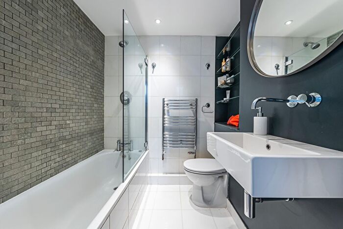 1 Bedroom Flat To Rent In Gordon Place, London, W8