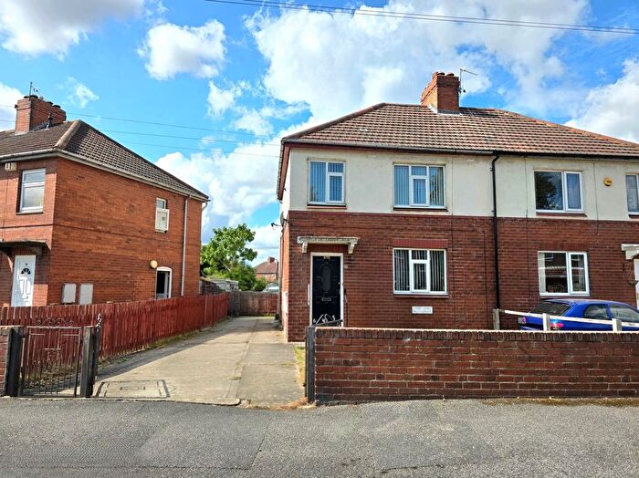 3 Bedroom Semi-Detached House To Rent In Low Grange Road, Thurnscoe, S63