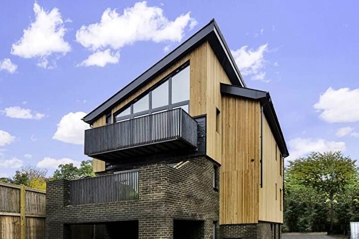 2 Bedroom Flat To Rent In Station Road, Bourne End, SL8