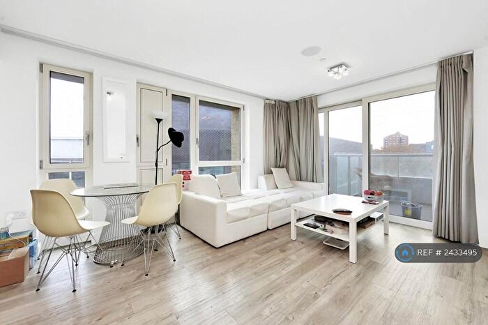 2 Bedroom Flat To Rent In Marner Point, London, E3