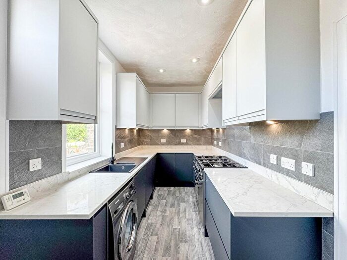 2 Bedroom Terraced House For Sale In Chapel Terrace, Honley, Holmfirth, HD9