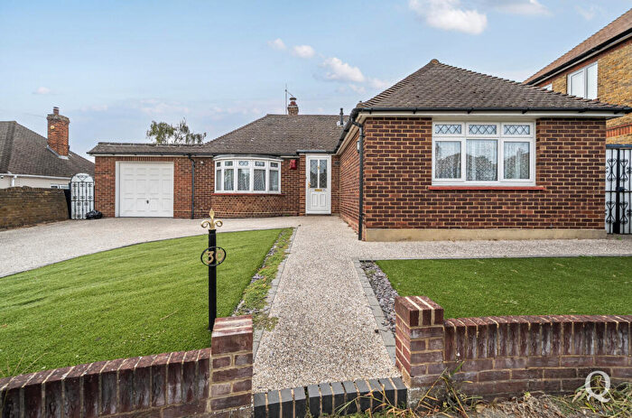3 Bedroom Bungalow For Sale In Larkfield Avenue, Sittingbourne, Kent, ME10