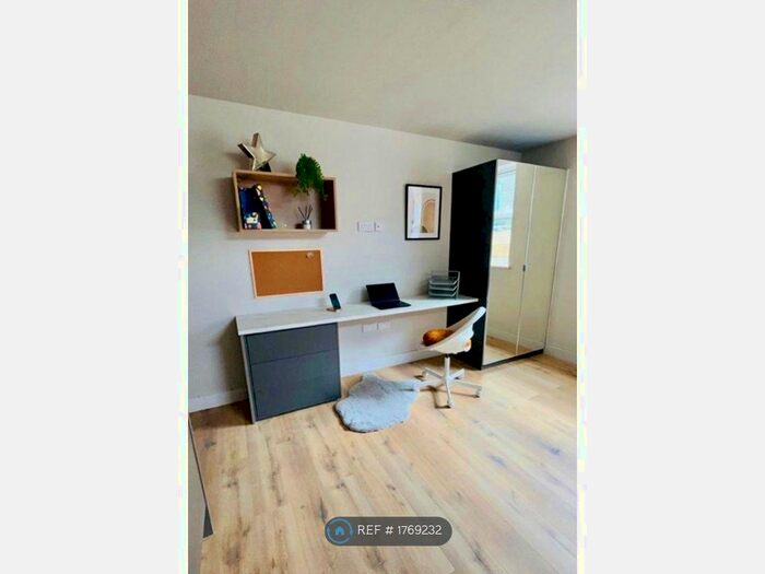 Studio To Rent In Bell Street, Huddersfield, HD4