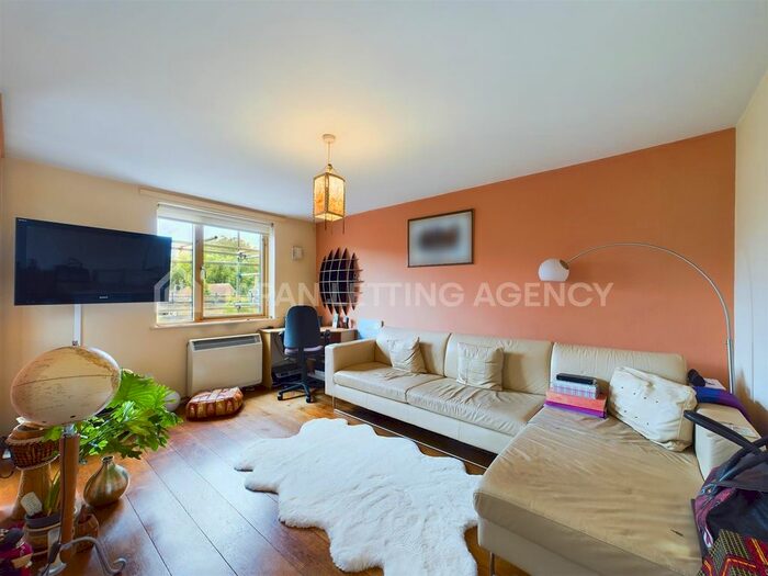 2 Bedroom Flat To Rent In Nichols Court, Cremer Street, London, E2