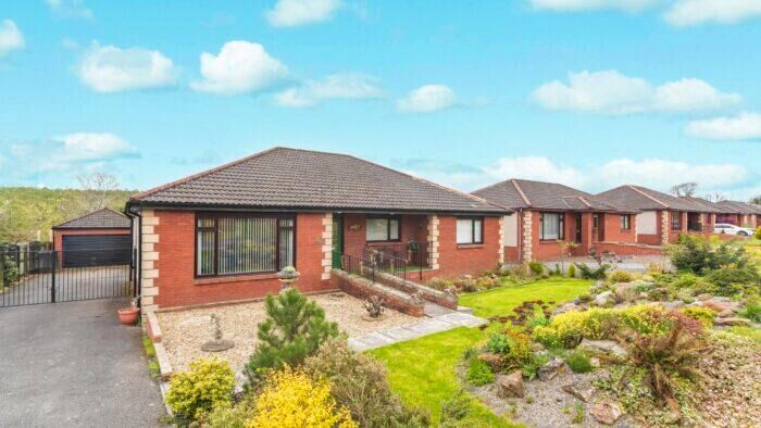 4 Bedroom Detached Bungalow For Sale In Dean Acres, Comrie, Dunfermline, KY12
