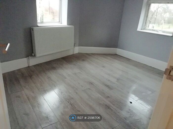 1 Bedroom Flat To Rent In Woodford Road, London, E7