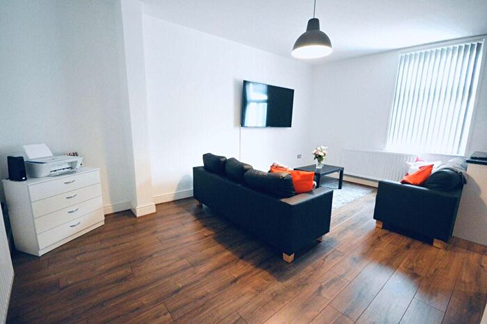 4 Bedroom House To Rent In Blantyre Road, Liverpool, L15
