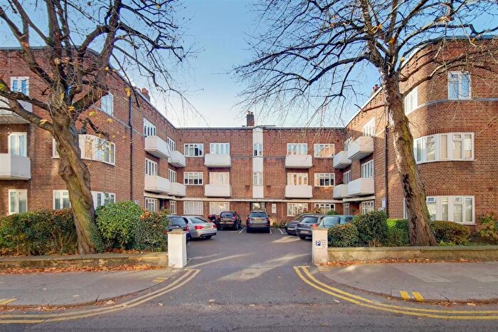 2 Bedroom Flat For Sale In Bridge Lane, Courtleigh Bridge Lane, NW11
