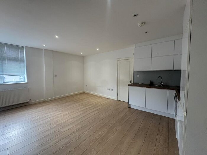 Flat To Rent In Buckingham Street, Aylesbury, HP20