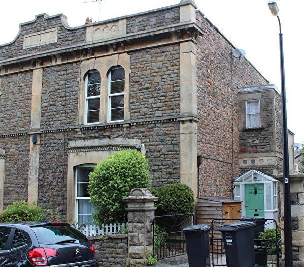 2 Bedroom Flat To Rent In Seavale Road, Clevedon, BS21
