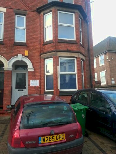 4 Bedroom Semi-Detached House To Rent In Derby Road, Nottingham, NG7