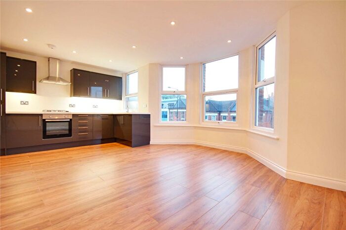2 Bedroom Flat For Sale In Colney Hatch Lane, London, N10