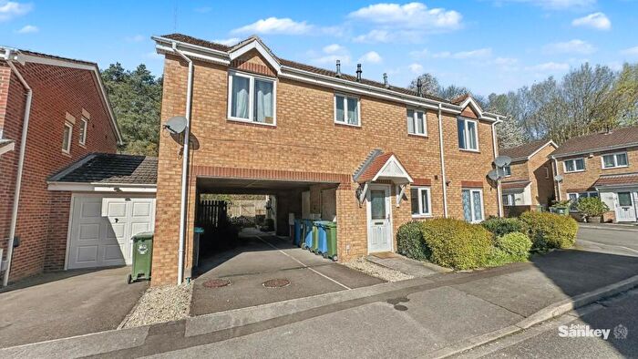 2 Bedroom Maisonette For Sale In Millrise Road, Mansfield, NG18