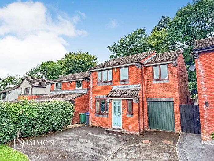 4 Bedroom Detached House For Sale In Ripon Hall Avenue, Ramsbottom, Bury, BL0