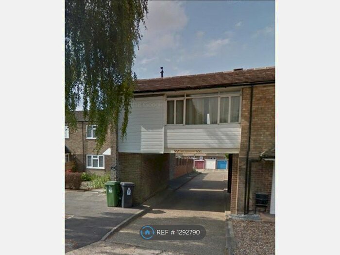 Studio To Rent In Highfield, Hemel Hempstead HP2