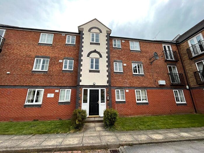 3 Bedroom Flat To Rent In Lancelot Court, Hull, East Riding Of Yorkshire, HU9