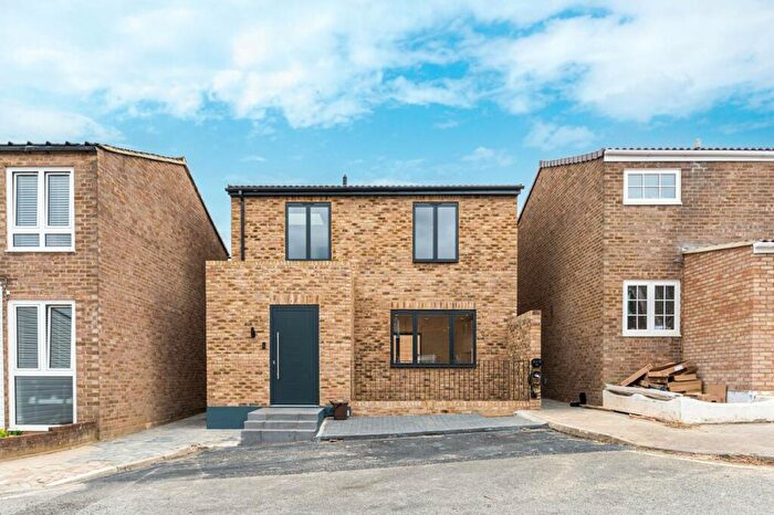 4 Bedroom Detached House To Rent In Darley Road, Wandsworth Common, London, SW11