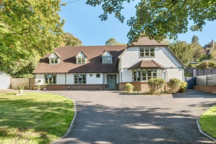 6 Bedroom Detached House For Sale In Hazel Way, Chipstead, CR5