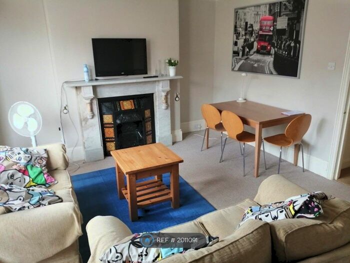 2 Bedroom Flat To Rent In Hillsborough Avenue, Exeter, EX4