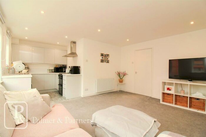 2 Bedroom Apartment To Rent In Hanbury Gardens, Highwoods, Colchester, Essex, CO4