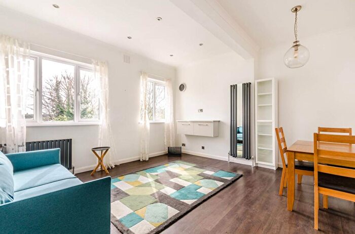 1 Bedroom Flat To Rent In Croydon Road, Penge, London, SE20