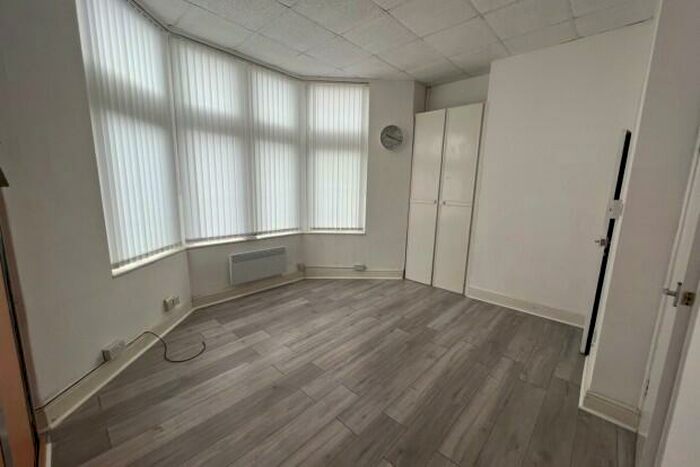 1 Bedroom Flat To Rent In Newport Road Cardiff, CF24