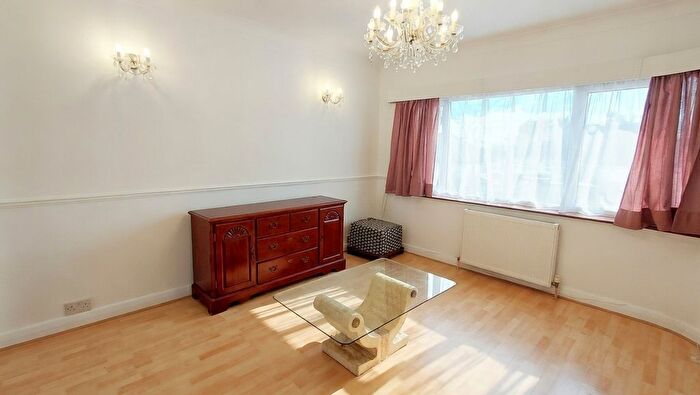 3 Bedroom Semi Detached House To Rent In Bittacy Rise, Mill Hill East, London, NW7