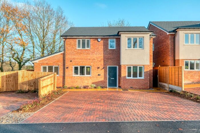 3 Bedroom Detached House For Sale In Alcester Road, Wythall, Birmingham, B47
