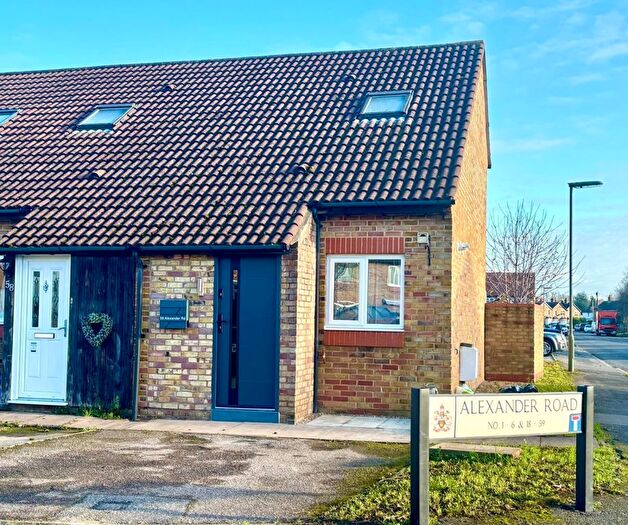 1 Bedroom End Of Terrace House To Rent In Alexander Road, Egham, Surrey, TW20