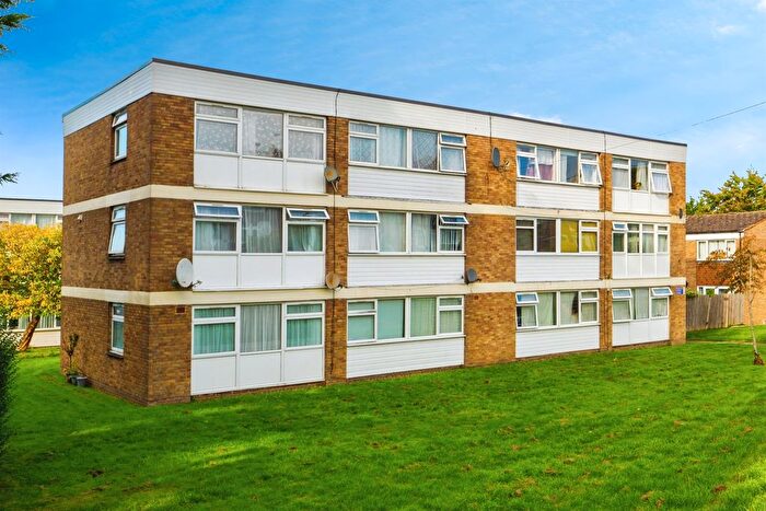 3 Bedroom Flat For Sale In Strangers Lane, Canterbury, CT1