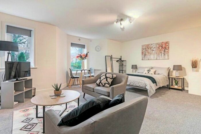 1 Bedroom Studio To Rent In Frant Road, Tunbridge Wells, Kent, TN2