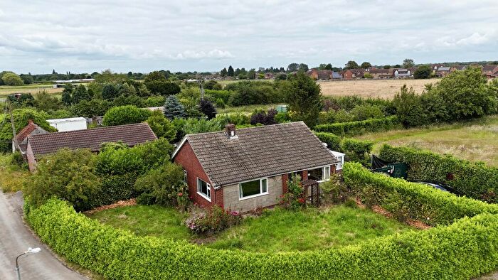 2 Bedroom Bungalow For Sale In Field Lane, Morton, Gainsborough, DN21