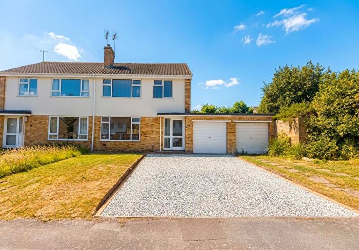 3 Bedroom Semi-Detached House For Sale In Windrush Way, Hythe, SO45