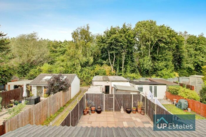 3 Bedroom End Of Terrace House For Sale In Binley Road, Binley, Coventry, CV3