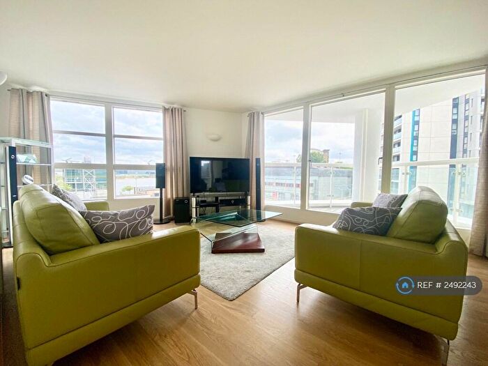 2 Bedroom Flat To Rent In Aurora Building, London, E14