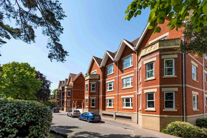 2 Bedroom Flat To Rent In Knyveton Road, Bournemouth, BH1