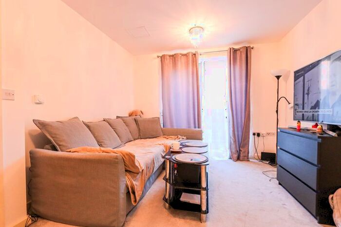 1 Bedroom Flat To Rent In Taywood Road, Northolt, UB5