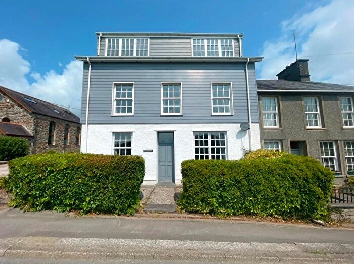 6 Bedroom Semi-Detached House For Sale In Pentrefelin, Criccieth, Gwynedd, LL52