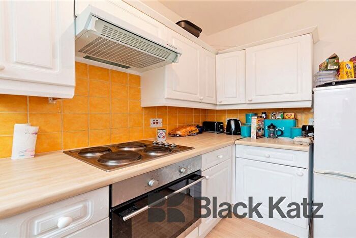 1 Bedroom Flat To Rent In Charlton Road, Harlesden, NW10