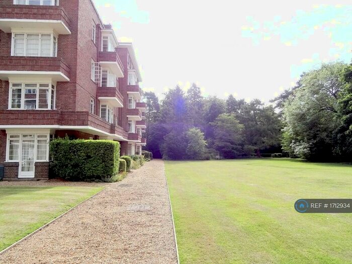 2 Bedroom Flat To Rent In Manor Court, Cambridge, CB3