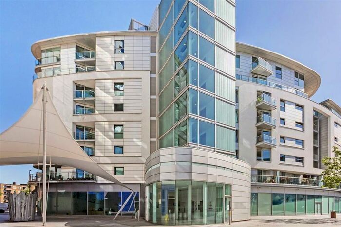 2 Bedroom Flat To Rent In Empire Square East, Empire Square, London SE1