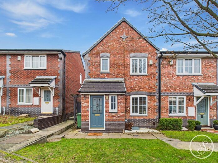 3 Bedroom End Terrace House For Sale In Mead Grove, Leeds, LS15