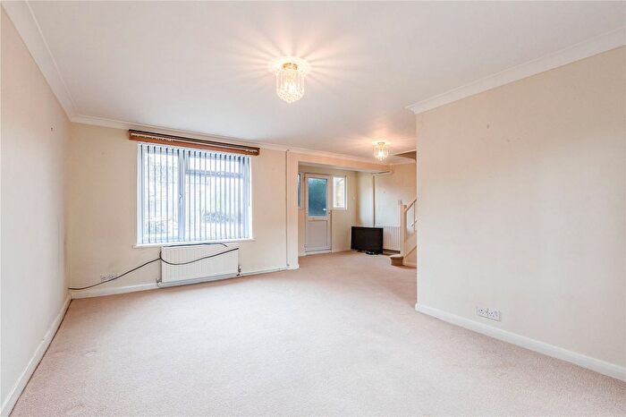 2 Bedroom End Of Terrace House For Sale In Hillside Gardens, Addlestone, Surrey, KT15