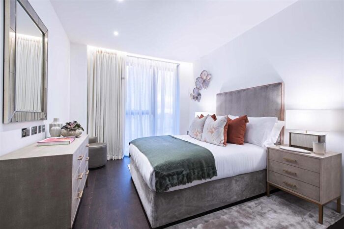 3 Bedroom Flat To Rent In The Residence, Charles Clowes Walk, Nine Elms, London, SW11