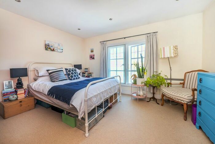 1 Bedroom Flat To Rent In Kew Road, Kew, Richmond, TW9